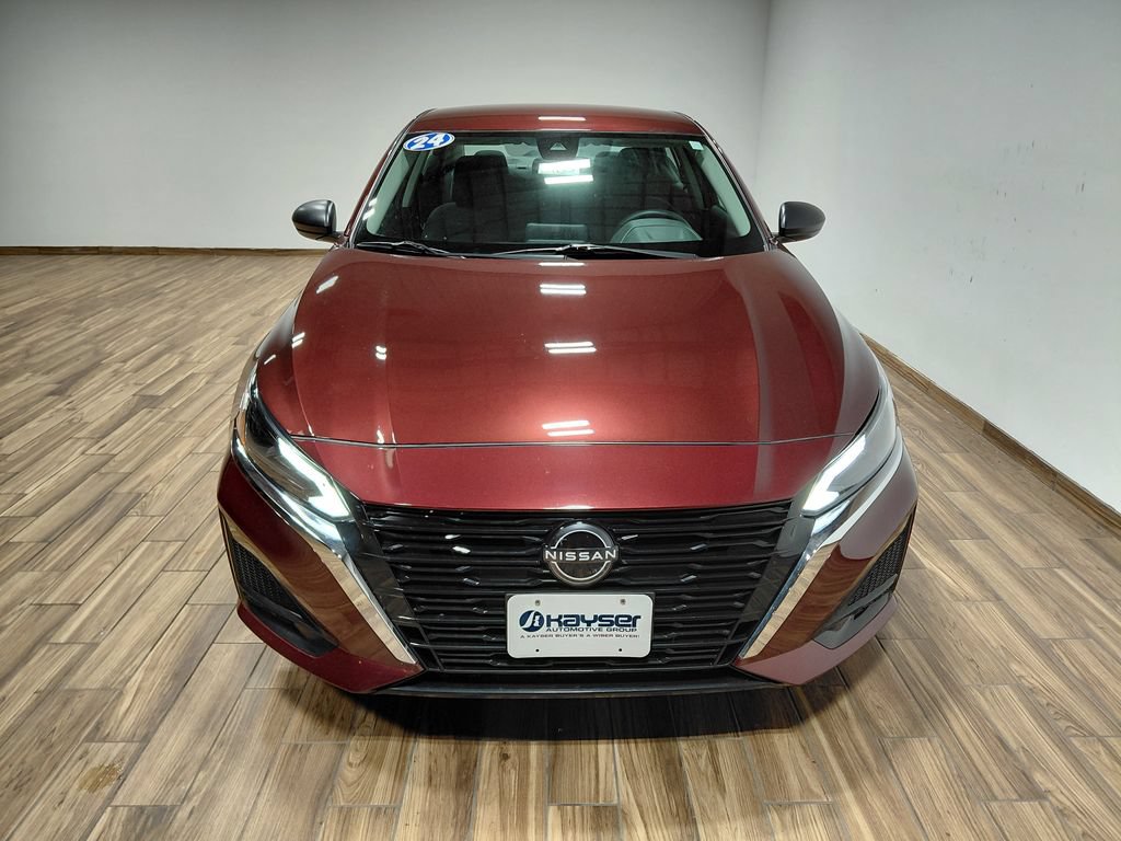 Used 2024 Nissan Altima 2.5 SV AWD/4WD image 16