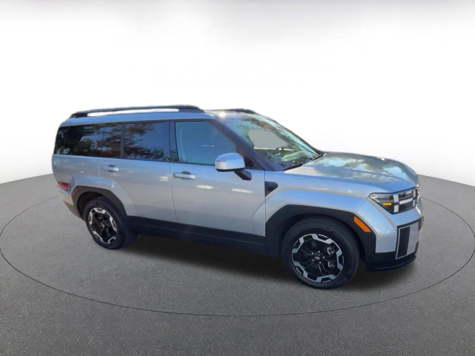 Used 2025 Hyundai Santa Fe SEL image 2