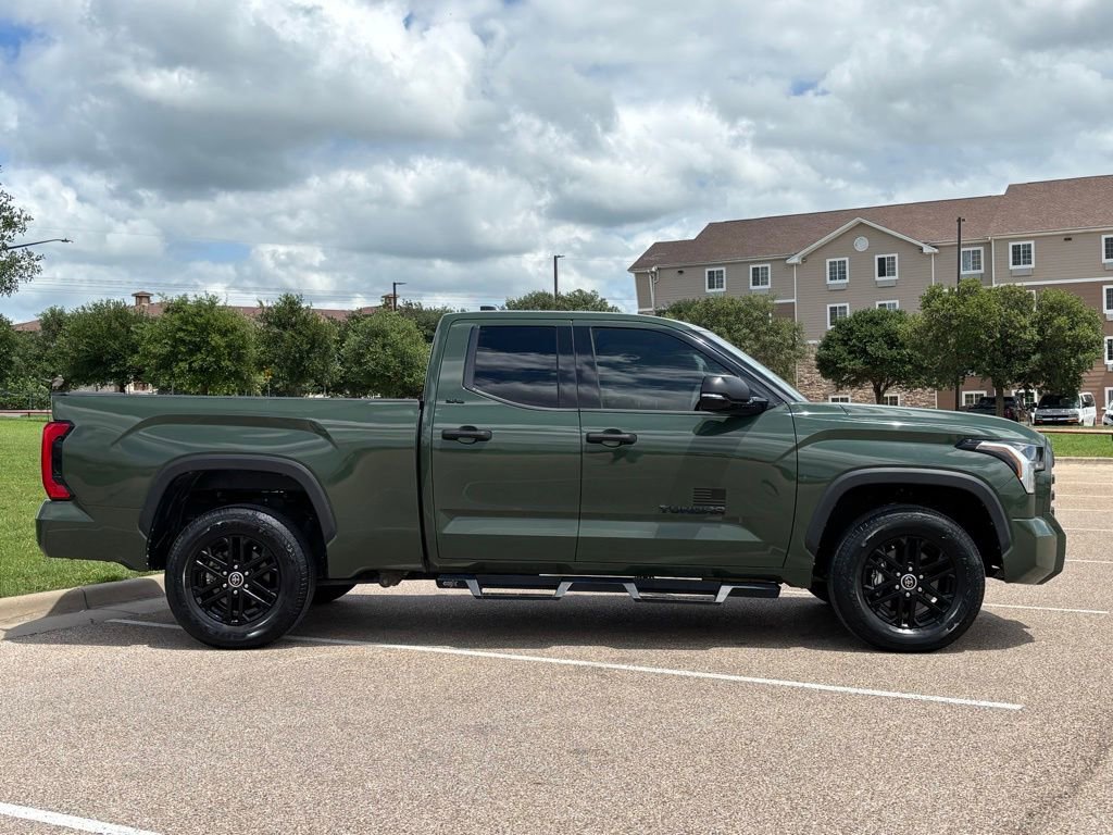 Used 2022 Toyota Tundra SR5 w/ SR5 Convenience Package image 5