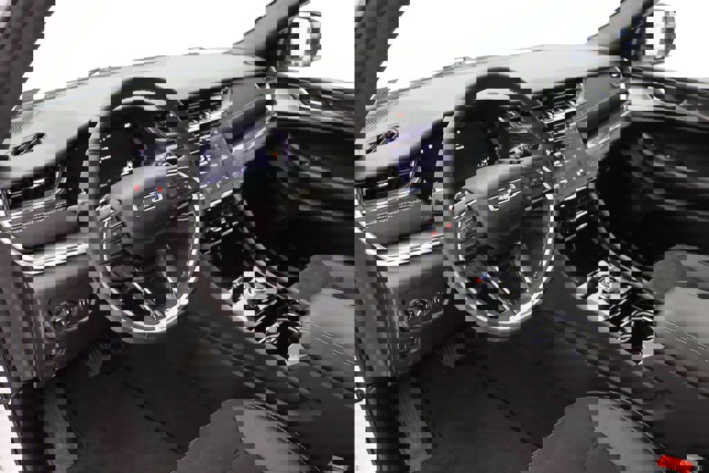 Used 2023 Jeep Grand Cherokee Altitude AWD/4WD image 13