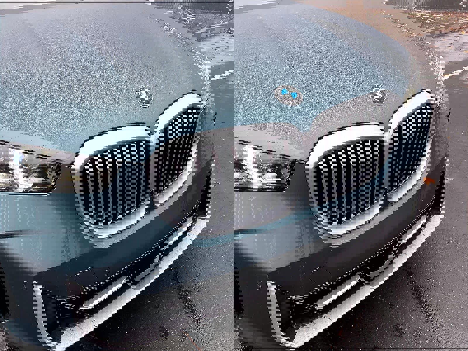 Used 2025 BMW X5 xDrive40i w/ Parking Assistance Package image 29