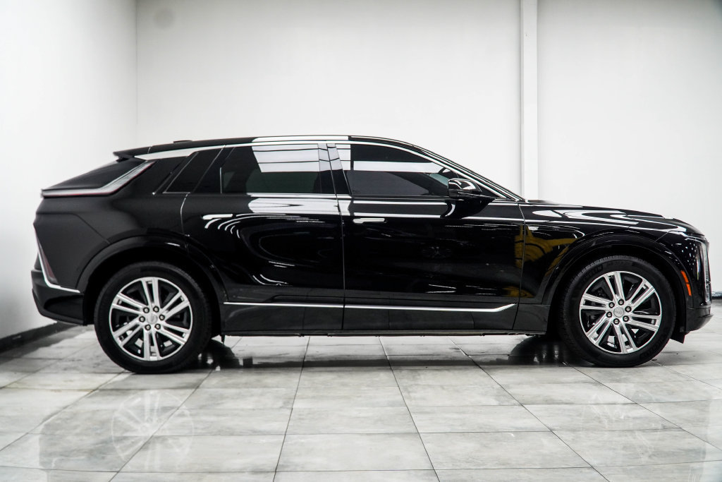 Used 2024 Cadillac Lyriq Tech w/ Driver Assist Package RWD image 10