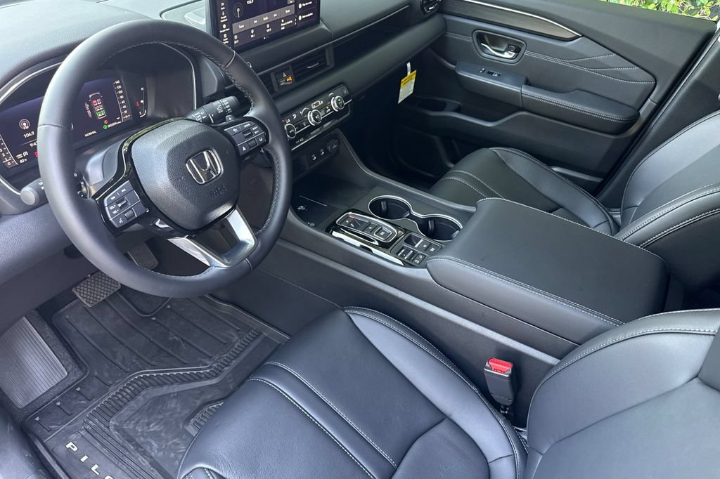 Used 2026 Honda Pilot image 3
