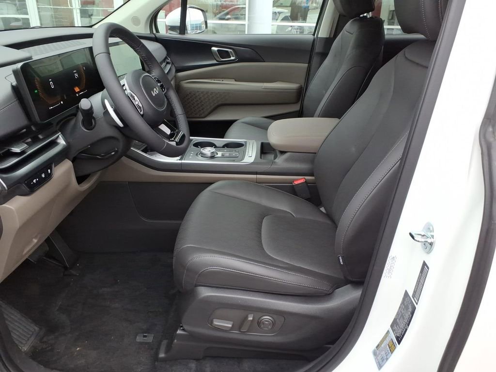 New 2026 Kia Carnival LXS FWD image 14