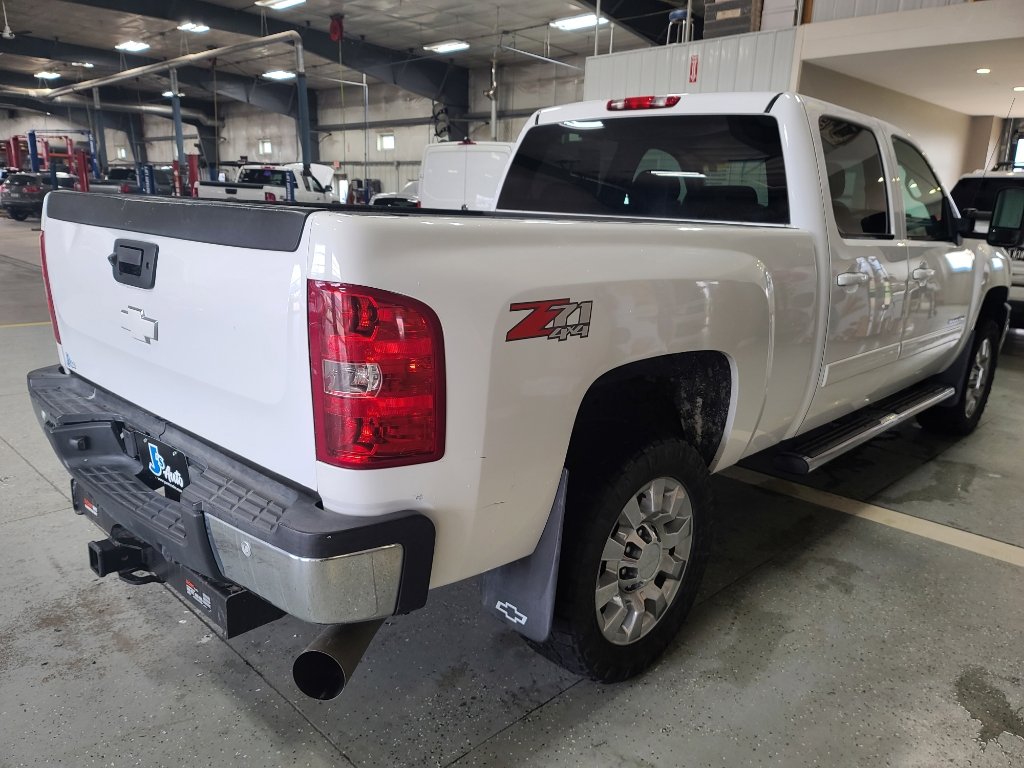 Used 2014 Chevrolet Silverado 3500 LT w/ Interior Plus Package AWD/4WD image 5
