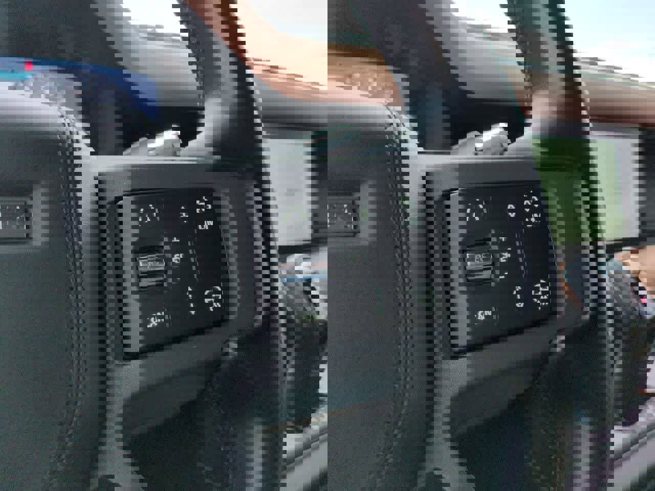 Used 2020 Land Rover Defender 110 X image 26