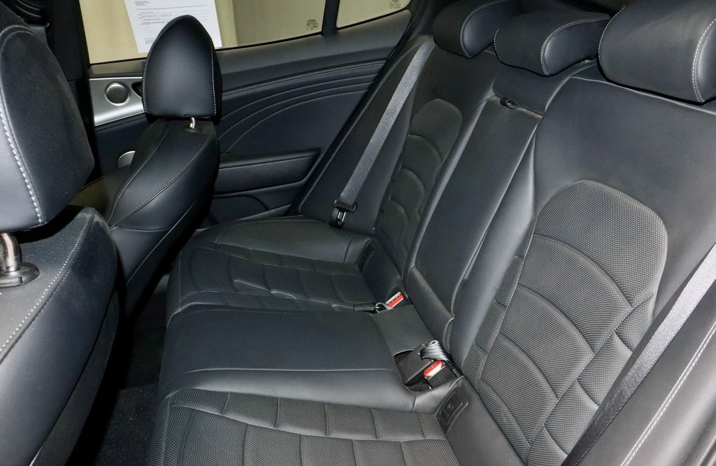 Used 2023 Kia Stinger GT2 image 24