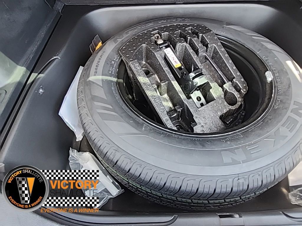 Certified 2022 Jeep Grand Cherokee Laredo X image 28