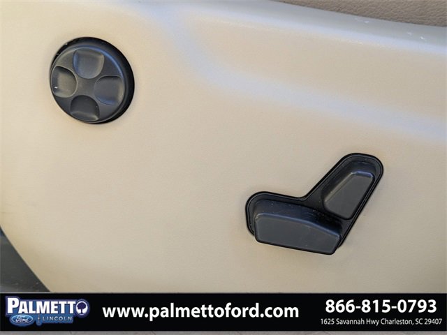 Used 2017 Jeep Grand Cherokee Limited w/ Luxury Group II image 19