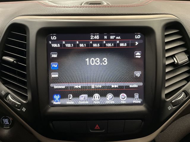 Used 2015 Jeep Cherokee Trailhawk AWD/4WD image 15