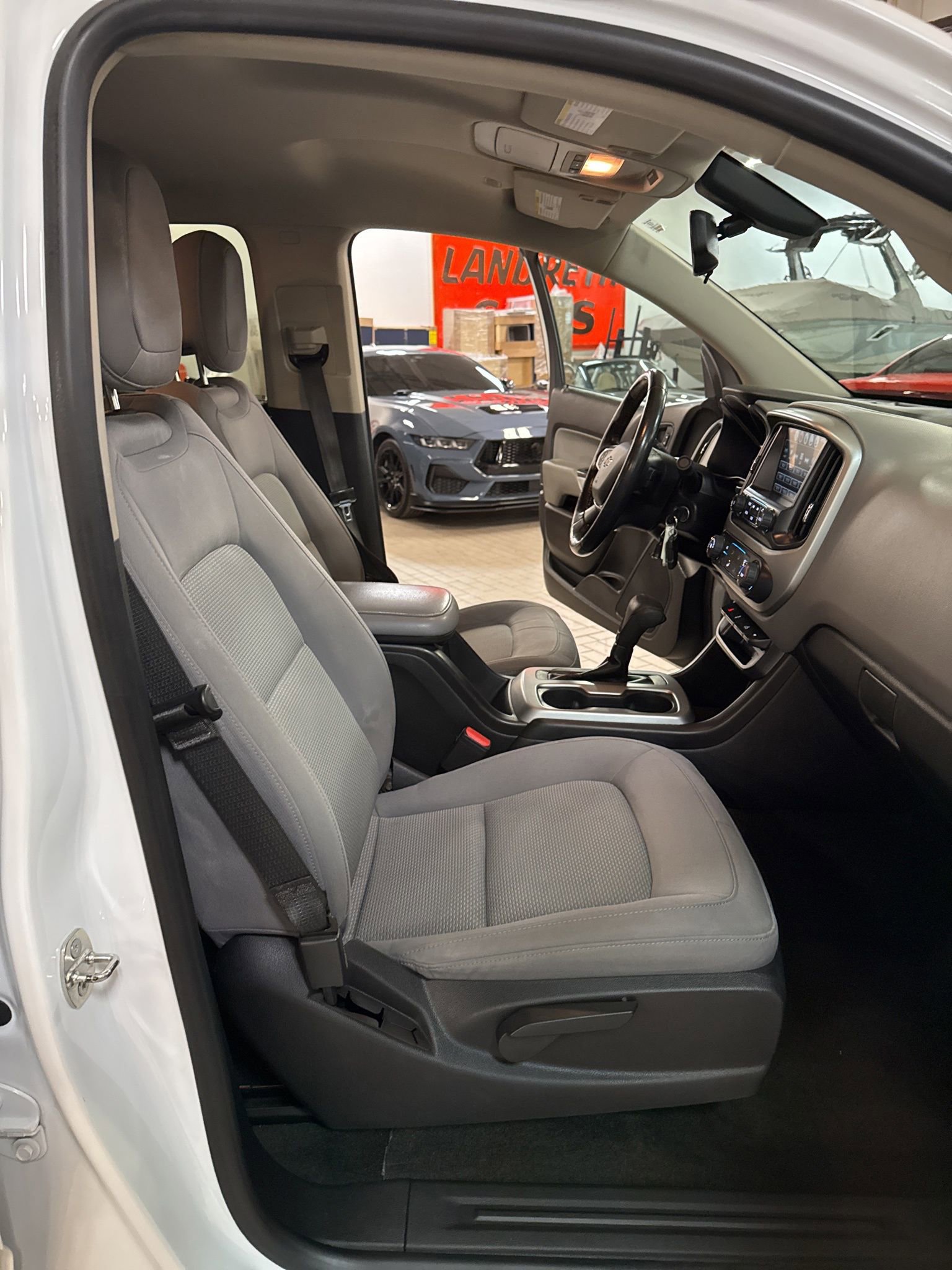 Used 2018 Chevrolet Colorado LT image 25