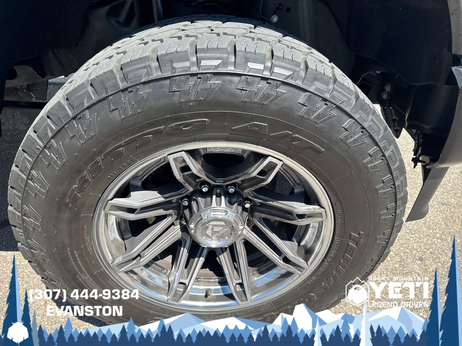 Used 2024 Ford F350 Lariat w/ Sport Appearance Package image 9