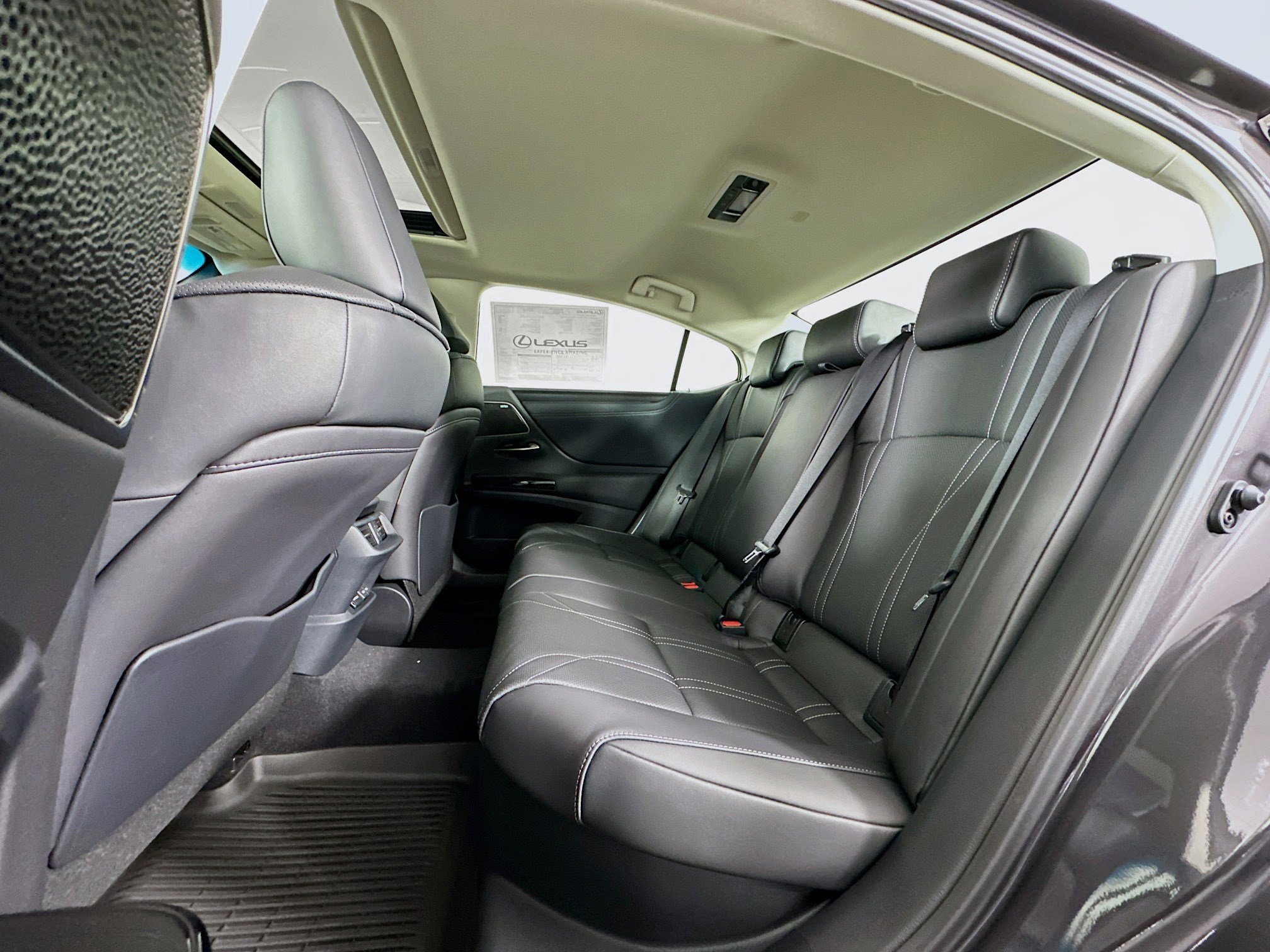 New 2025 Lexus ES 300h w/ Luxury Package image 26