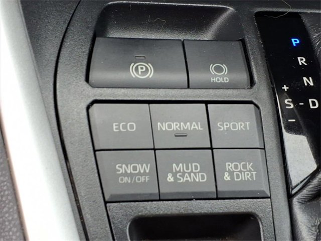 Used 2019 Toyota RAV4 LE image 11