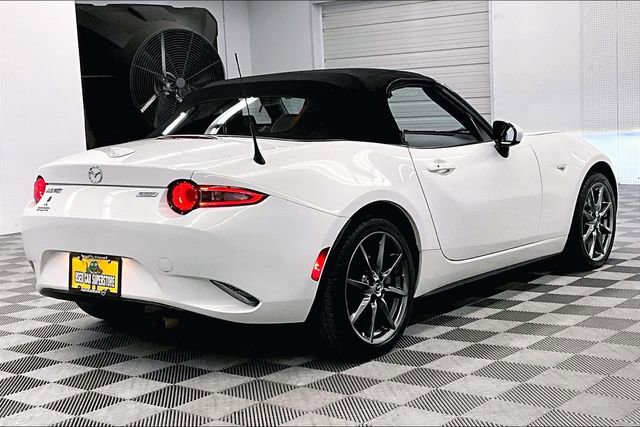 Used 2016 MAZDA MX-5 Miata Grand Touring RWD image 13