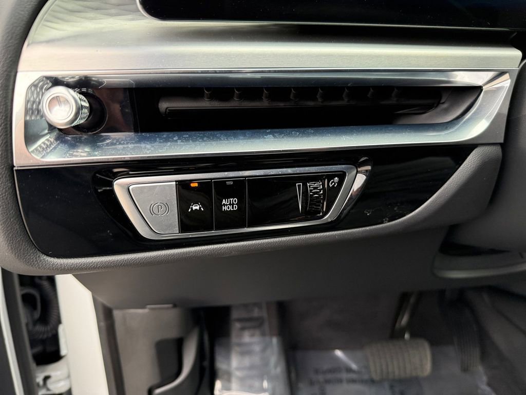 Used 2024 Cadillac Lyriq Luxury image 23