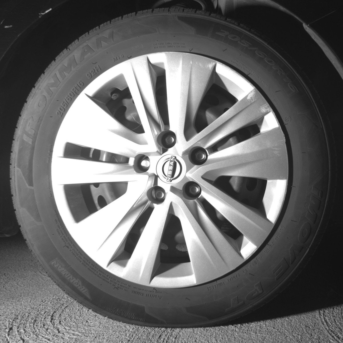 Used 2025 Nissan Sentra S image 13