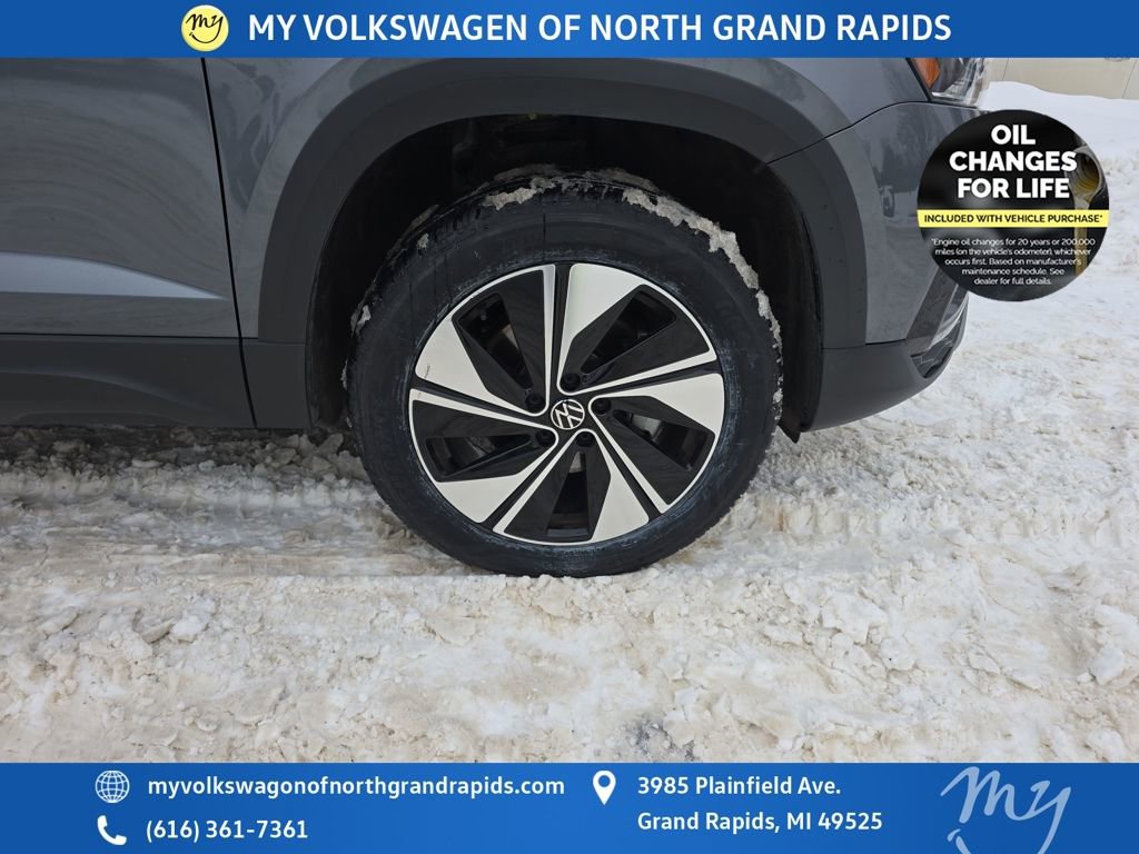 Certified 2023 Volkswagen Taos SE image 40