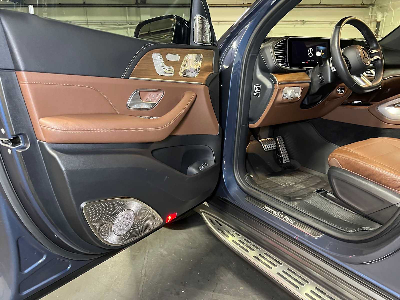 Certified 2024 Mercedes-Benz GLS 450 4MATIC image 21