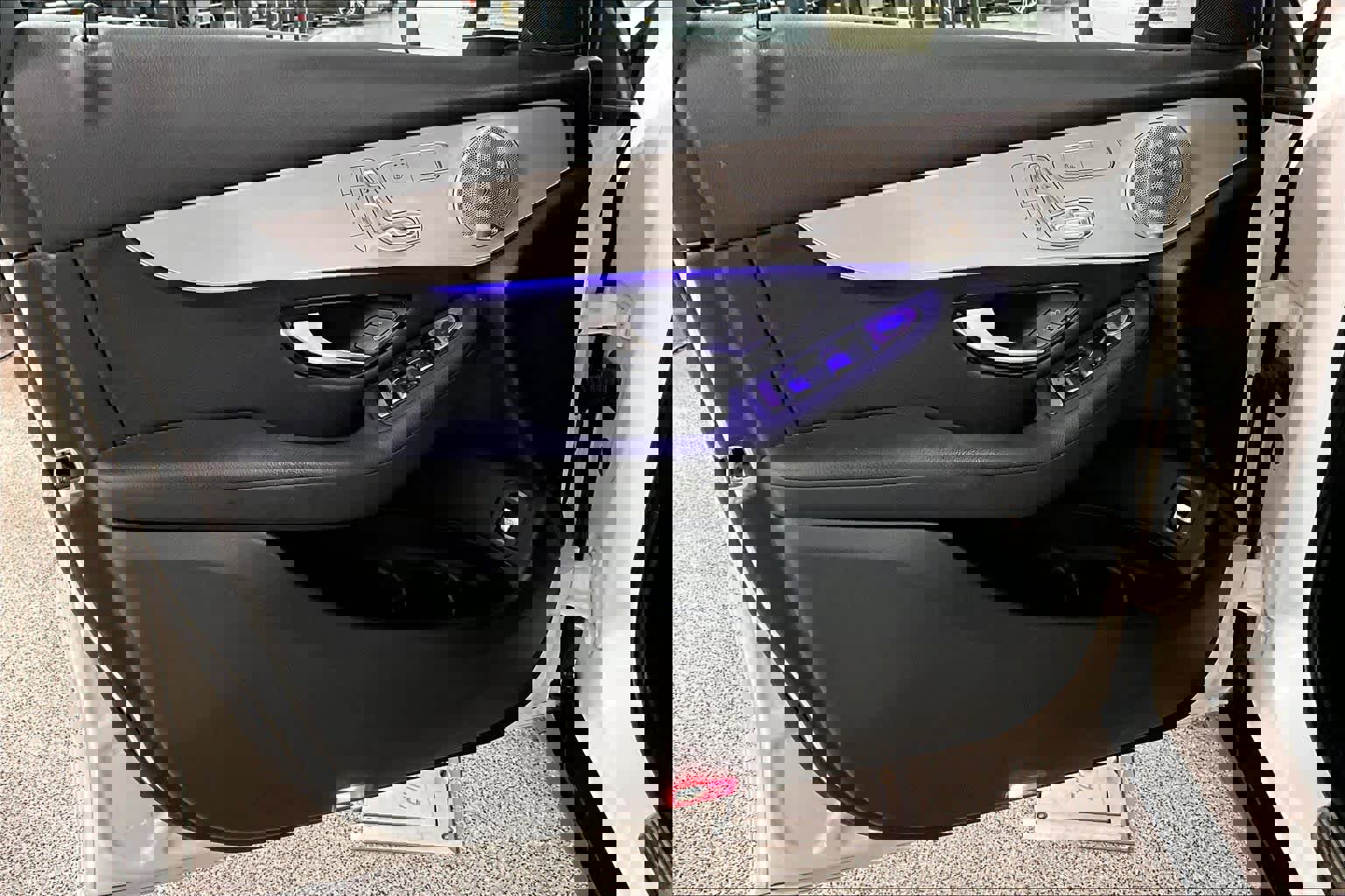 Used 2021 Mercedes-Benz GLC 300 image 21