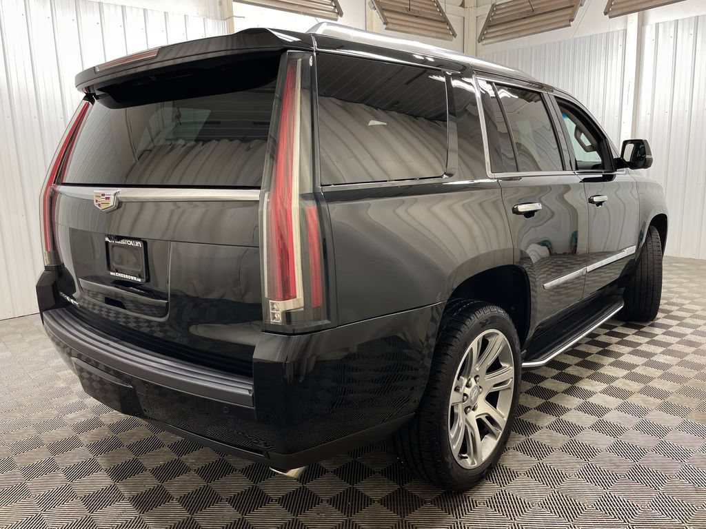 Used 2017 Cadillac Escalade Luxury AWD/4WD image 28