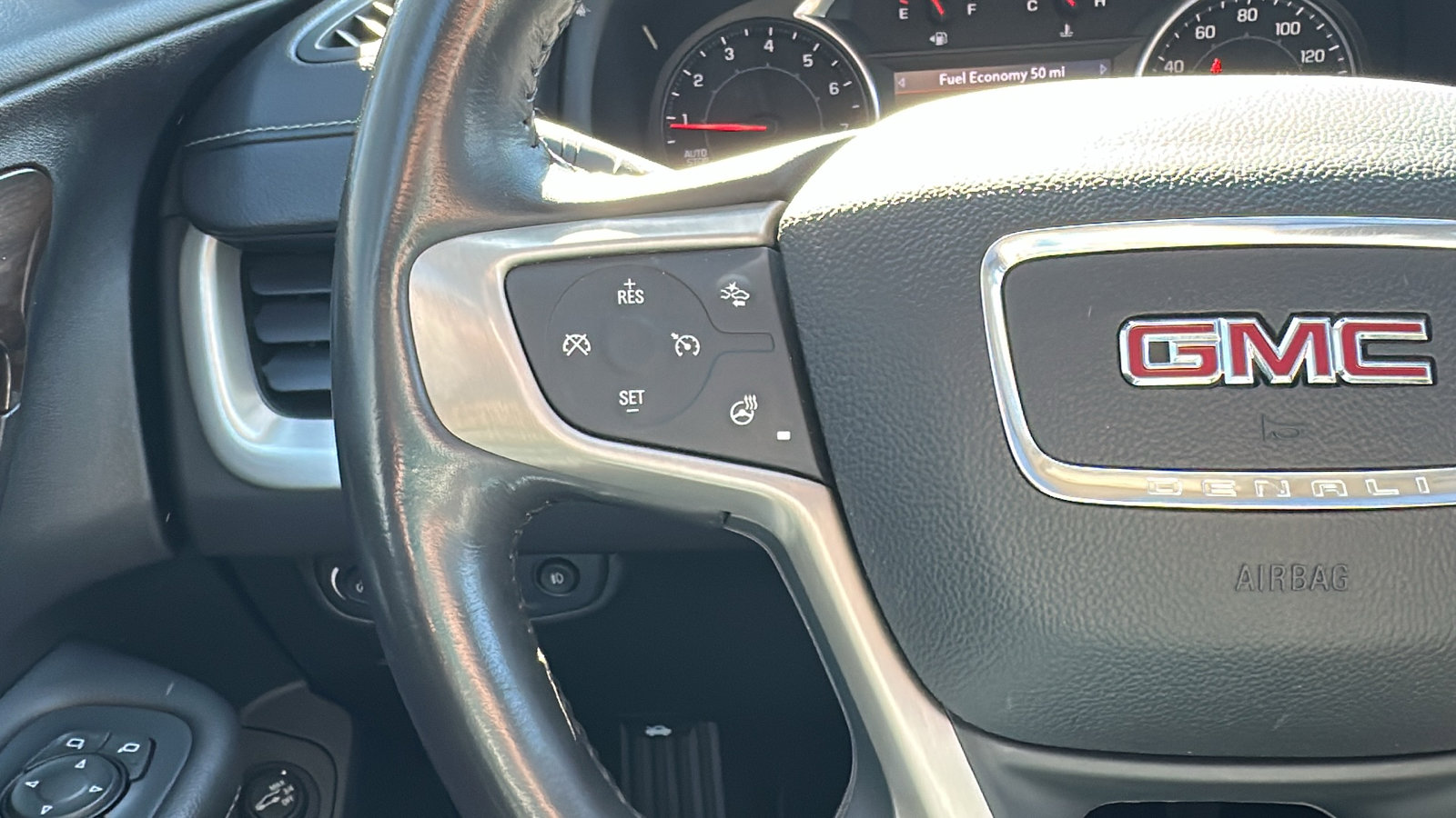 Used 2019 GMC Terrain Denali w/ Advanced Safety Package image 17