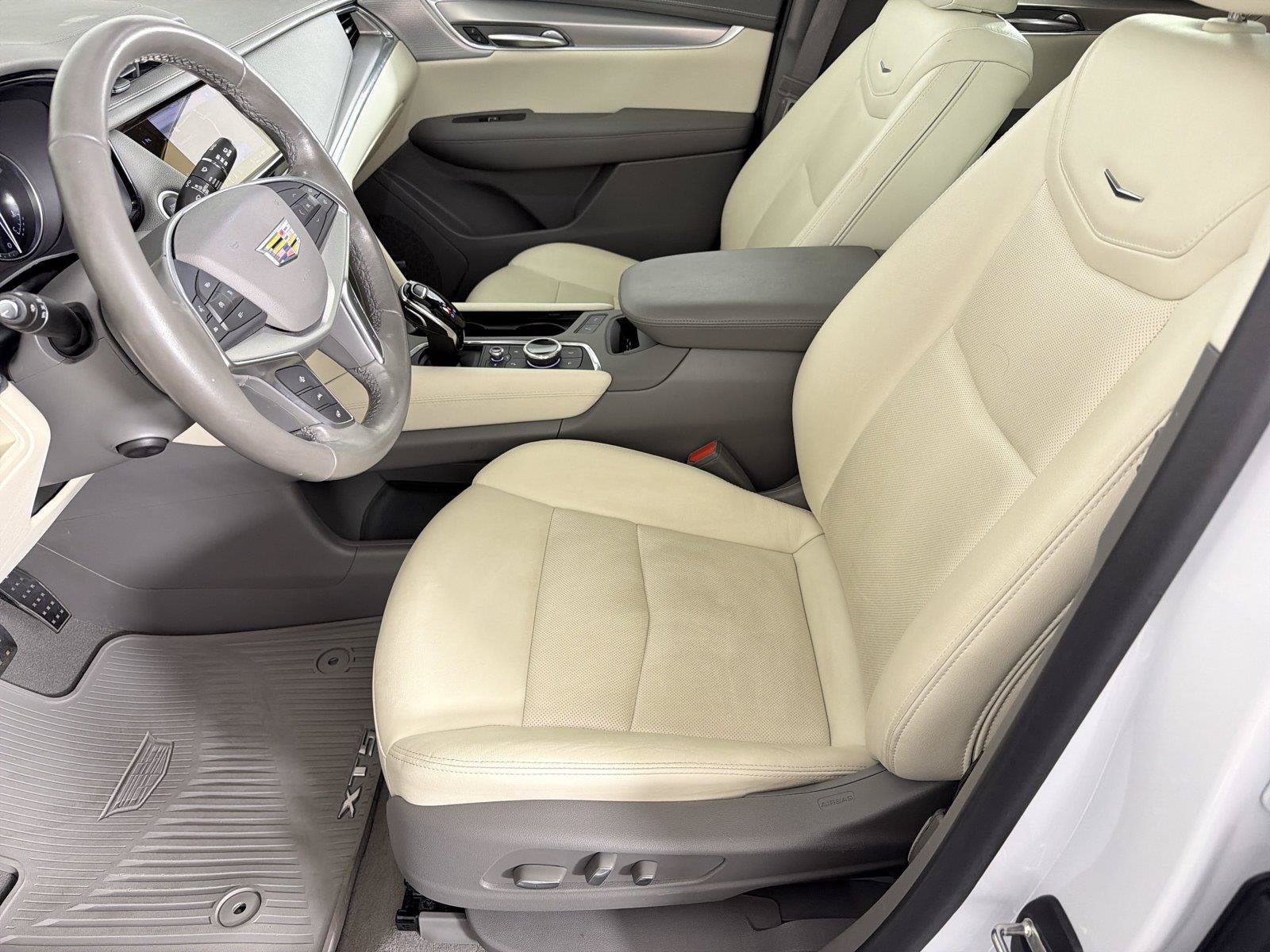 Certified 2024 Cadillac XT5 Premium Luxury AWD/4WD image 7