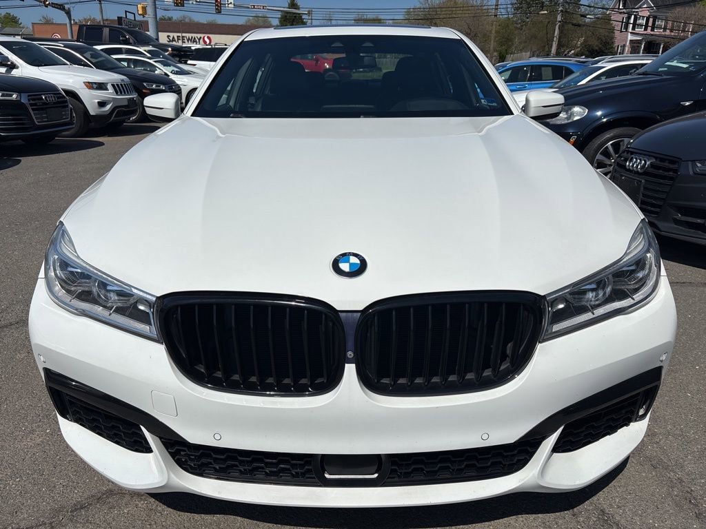 Used 2019 BMW 750i w/ Executive Package image 7