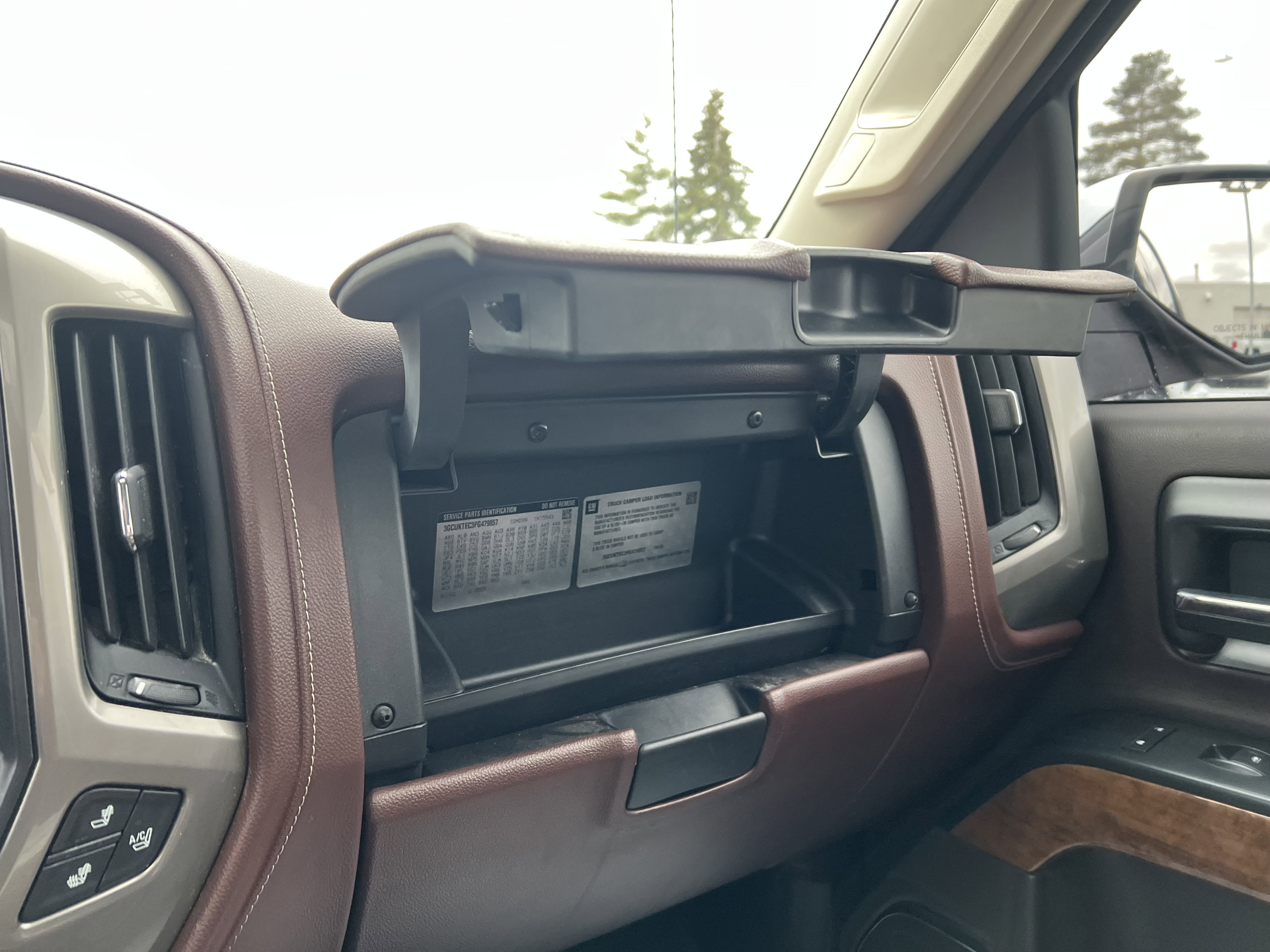 Used 2015 Chevrolet Silverado 1500 High Country w/ High Country Premium Package image 26