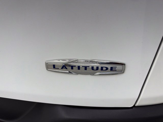 Used 2016 Jeep Cherokee Latitude w/ Safety/Convenience Group FWD image 26