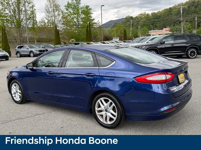 Used 2016 Ford Fusion SE FWD image 6