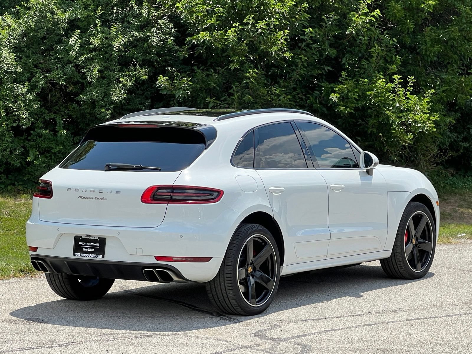 Certified 2015 Porsche Macan Turbo AWD/4WD image 6