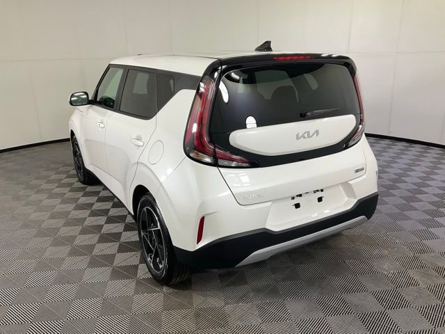 Used 2025 Kia Soul EX image 4