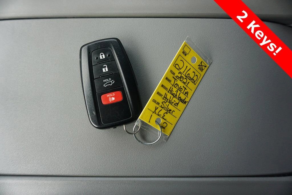 Used 2021 Toyota Highlander XLE image 31