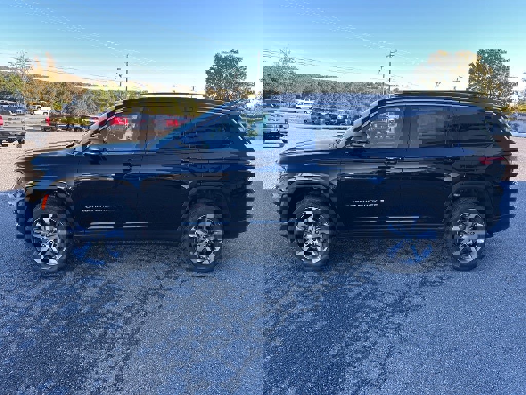 New 2025 Jeep Grand Cherokee L Limited w/ Luxury Tech Group II image 4