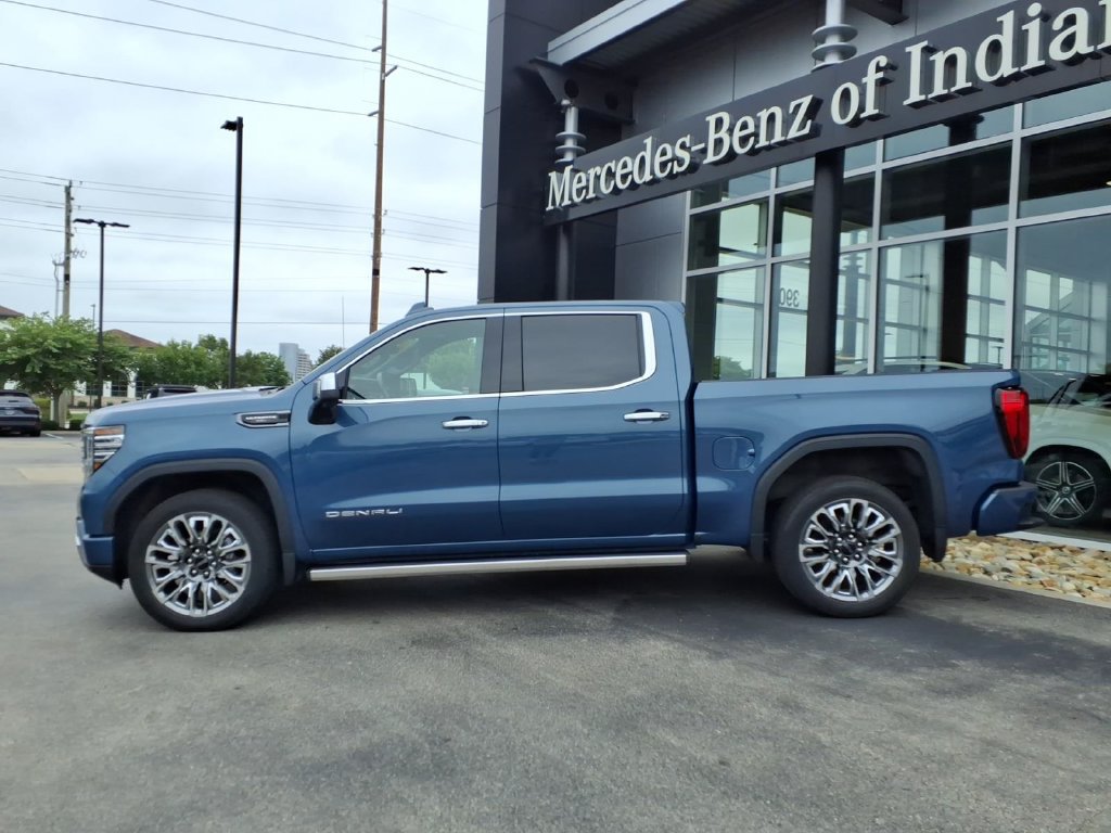 Used 2024 GMC Sierra 1500 Denali Ultimate AWD/4WD image 3