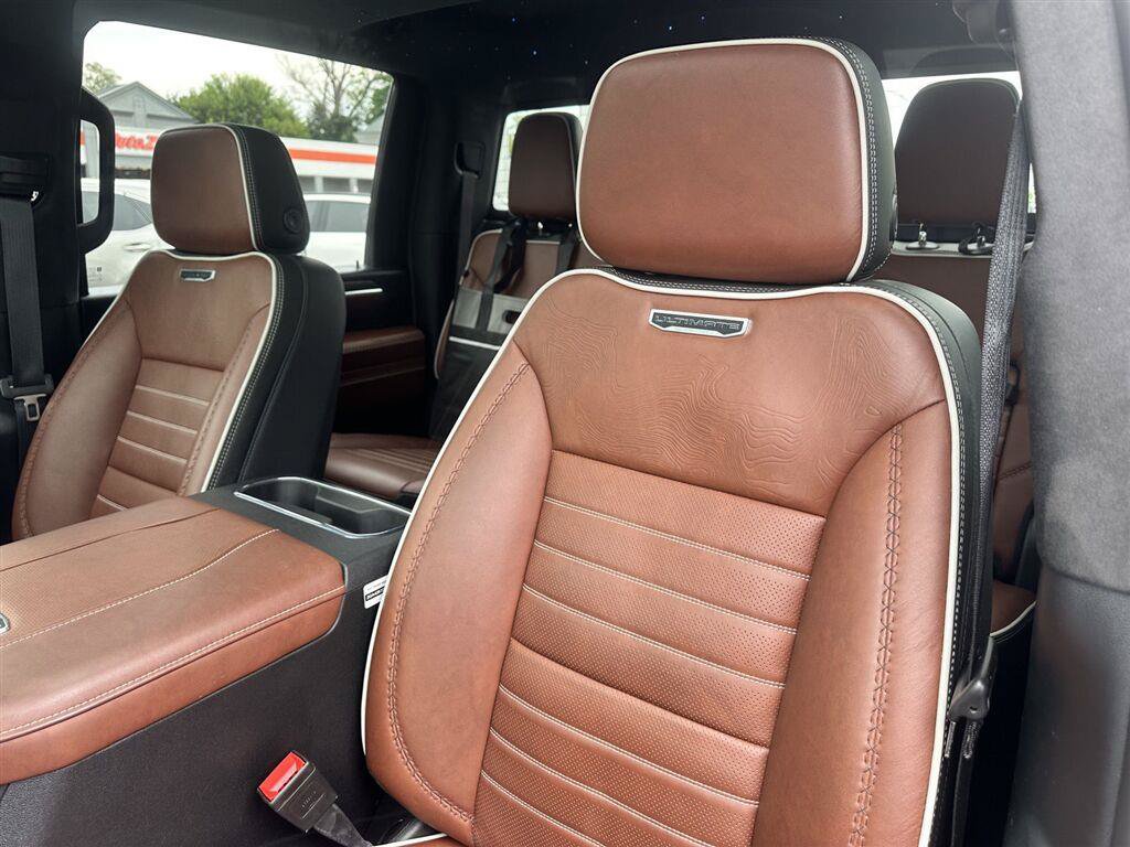 Used 2025 GMC Sierra 3500 Denali Ultimate AWD/4WD image 29