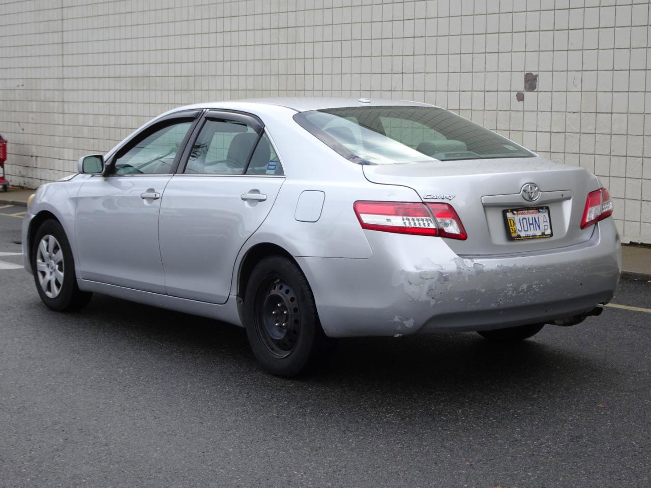 Used 2011 Toyota Camry LE FWD image 5