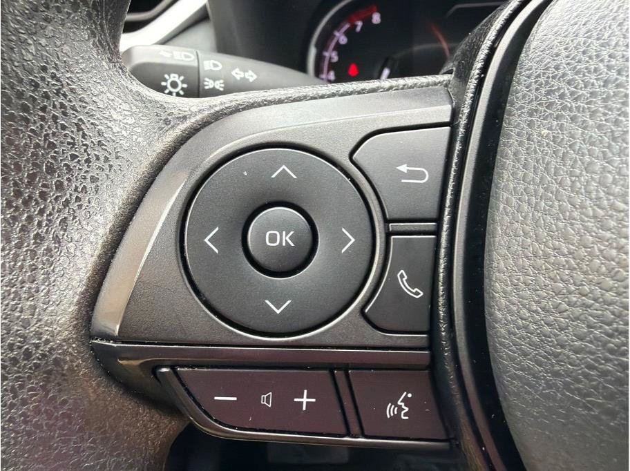 Used 2025 Toyota RAV4 LE AWD/4WD image 18