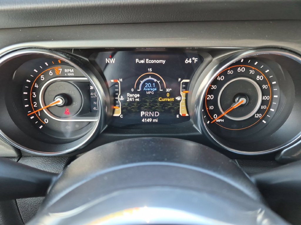 Used 2022 Jeep Wrangler Unlimited Sahara w/ LED Lighting Group AWD/4WD image 13