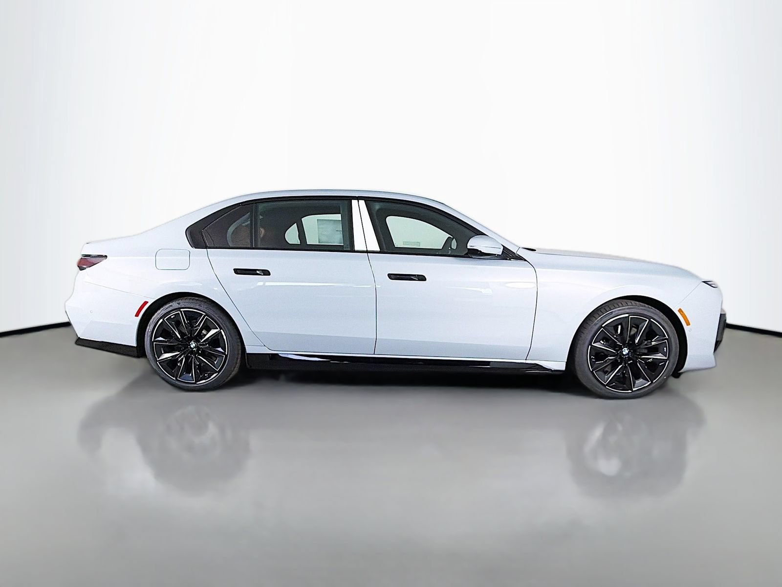 New 2026 BMW i7 xDrive60 AWD/4WD image 8