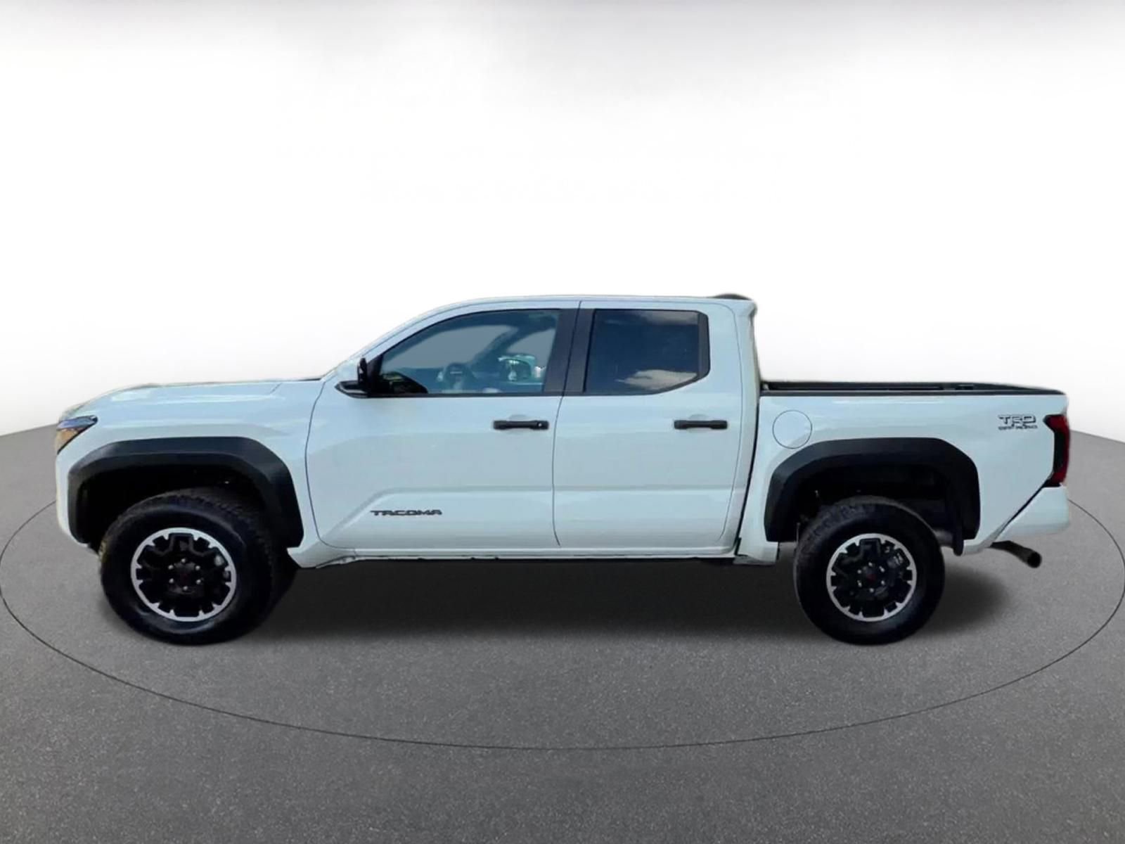 Used 2025 Toyota Tacoma TRD Off-Road image 9