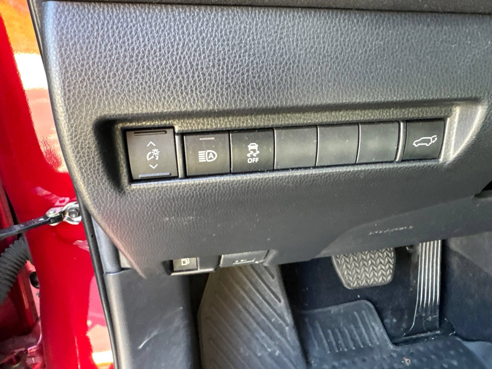 Used 2023 Toyota Venza Nightshade AWD/4WD image 13