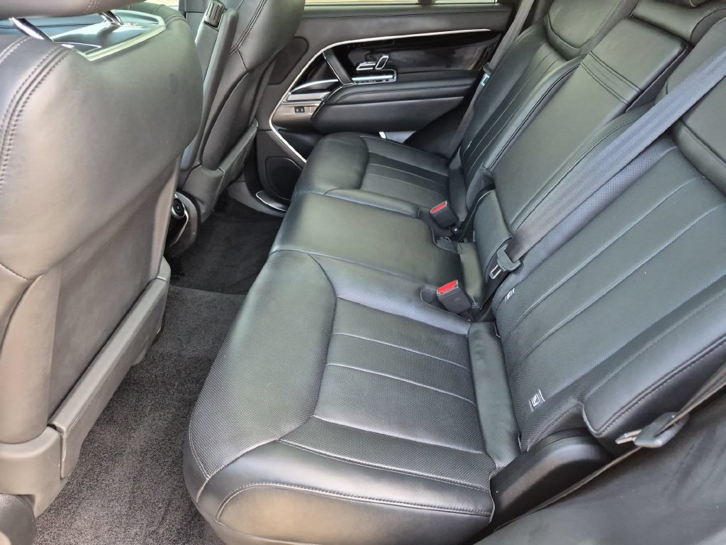 Used 2024 Land Rover Range Rover SE AWD/4WD image 17