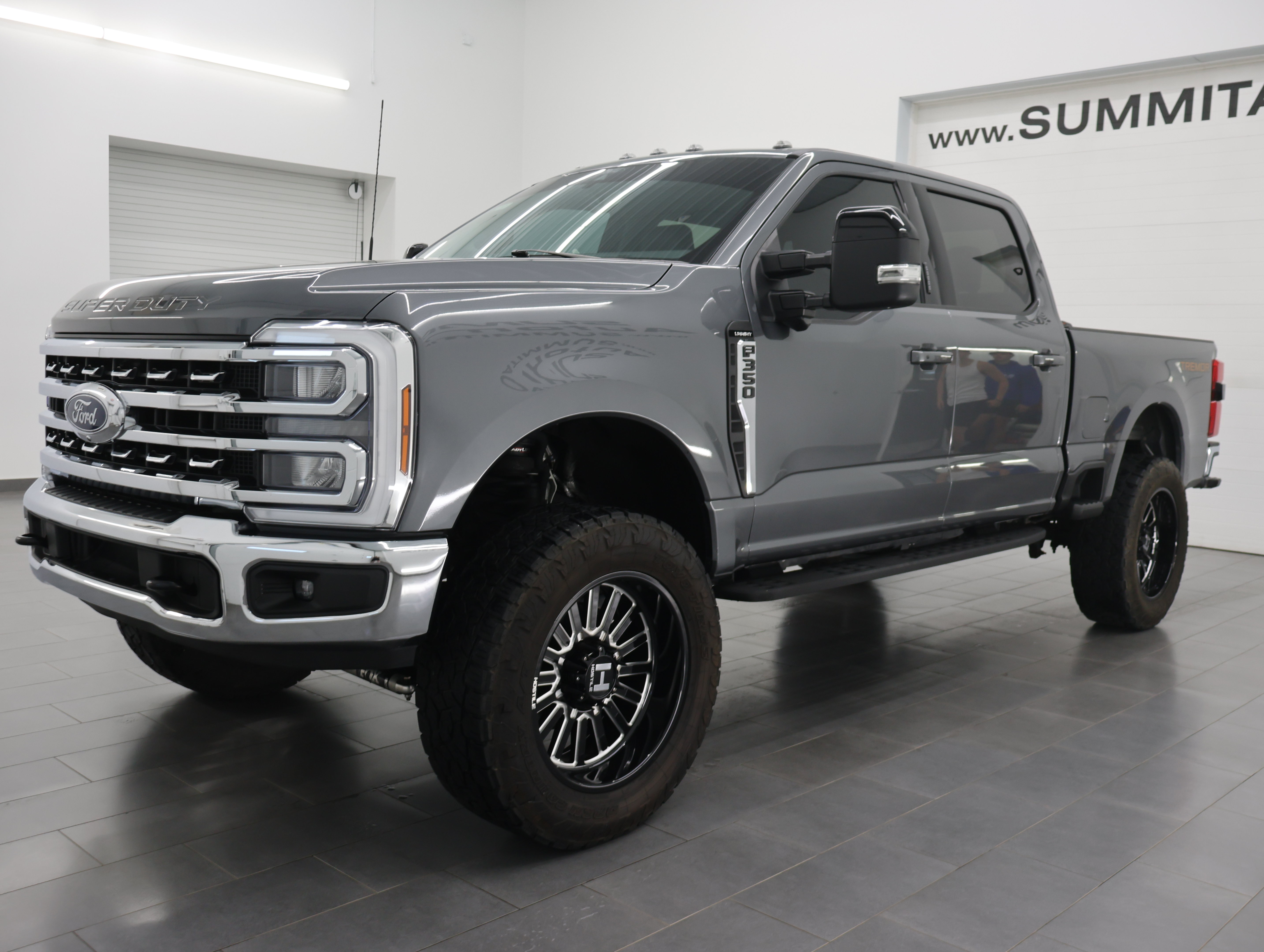Used 2024 Ford F350 Lariat w/ Tremor Off-Road Package AWD/4WD image 7
