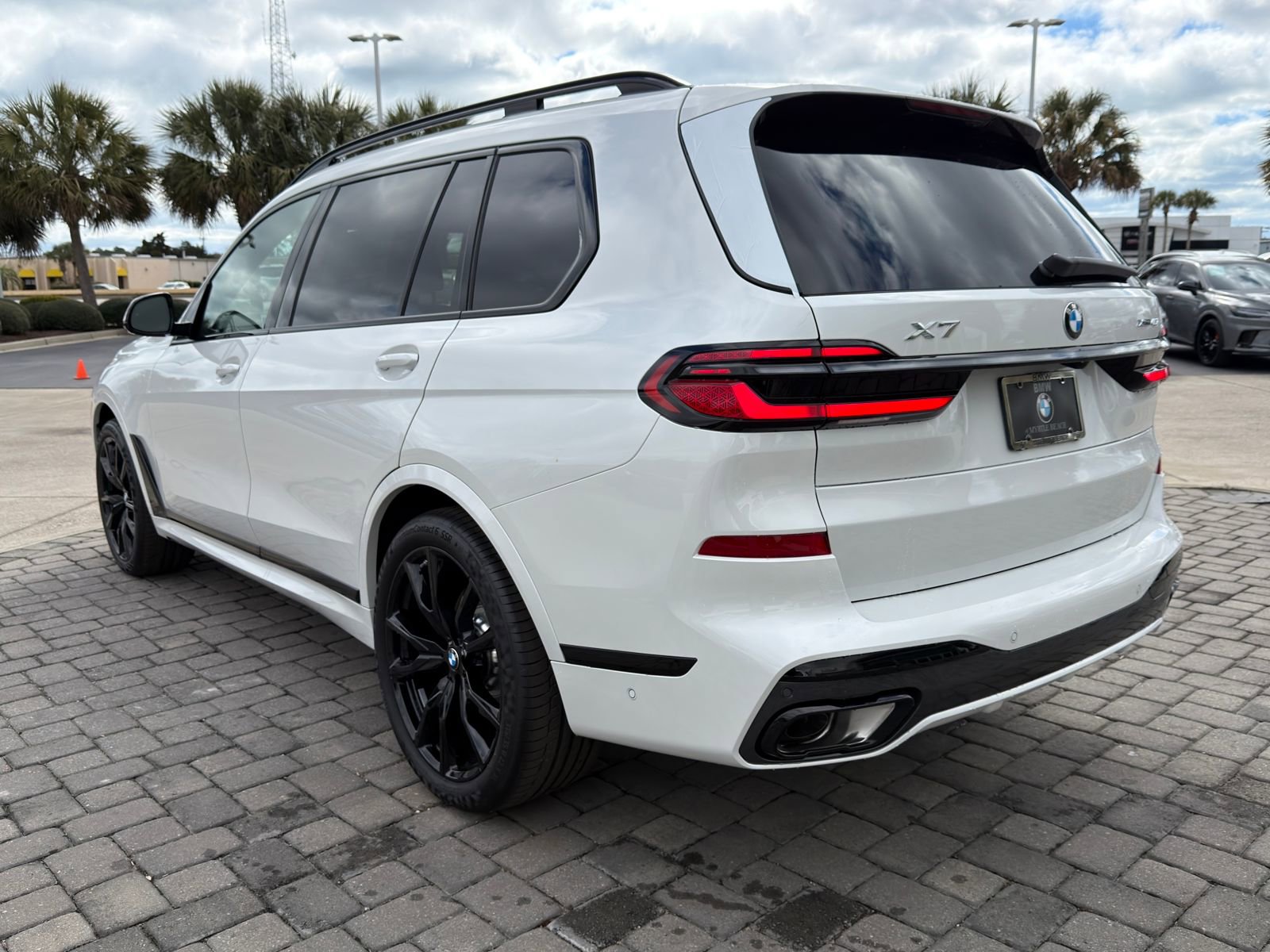 New 2026 BMW X7 xDrive40i w/ M Sport Package image 11