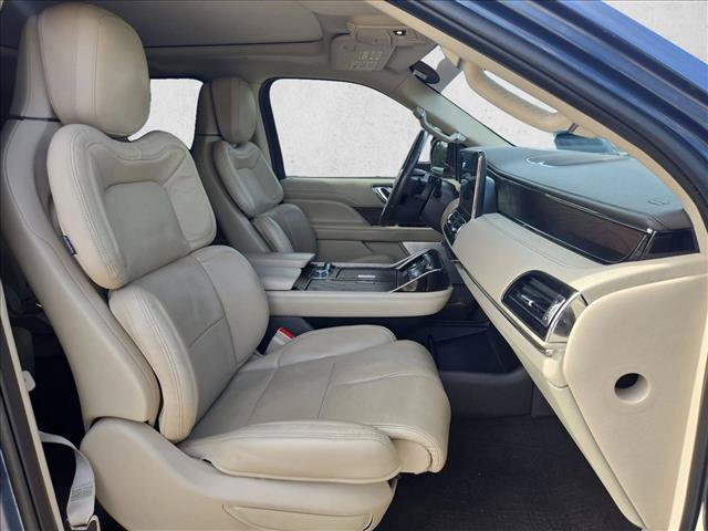 Used 2020 Lincoln Navigator L Reserve w/ Luxury Package AWD/4WD image 22