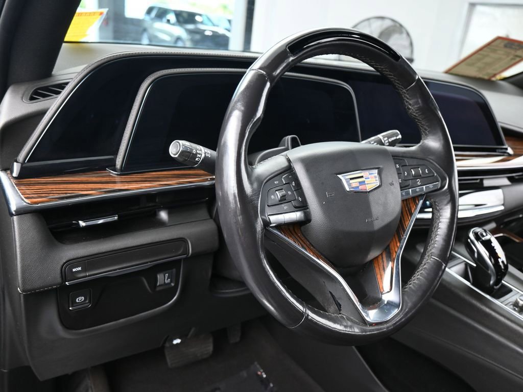 Used 2023 Cadillac Escalade Premium Luxury image 15