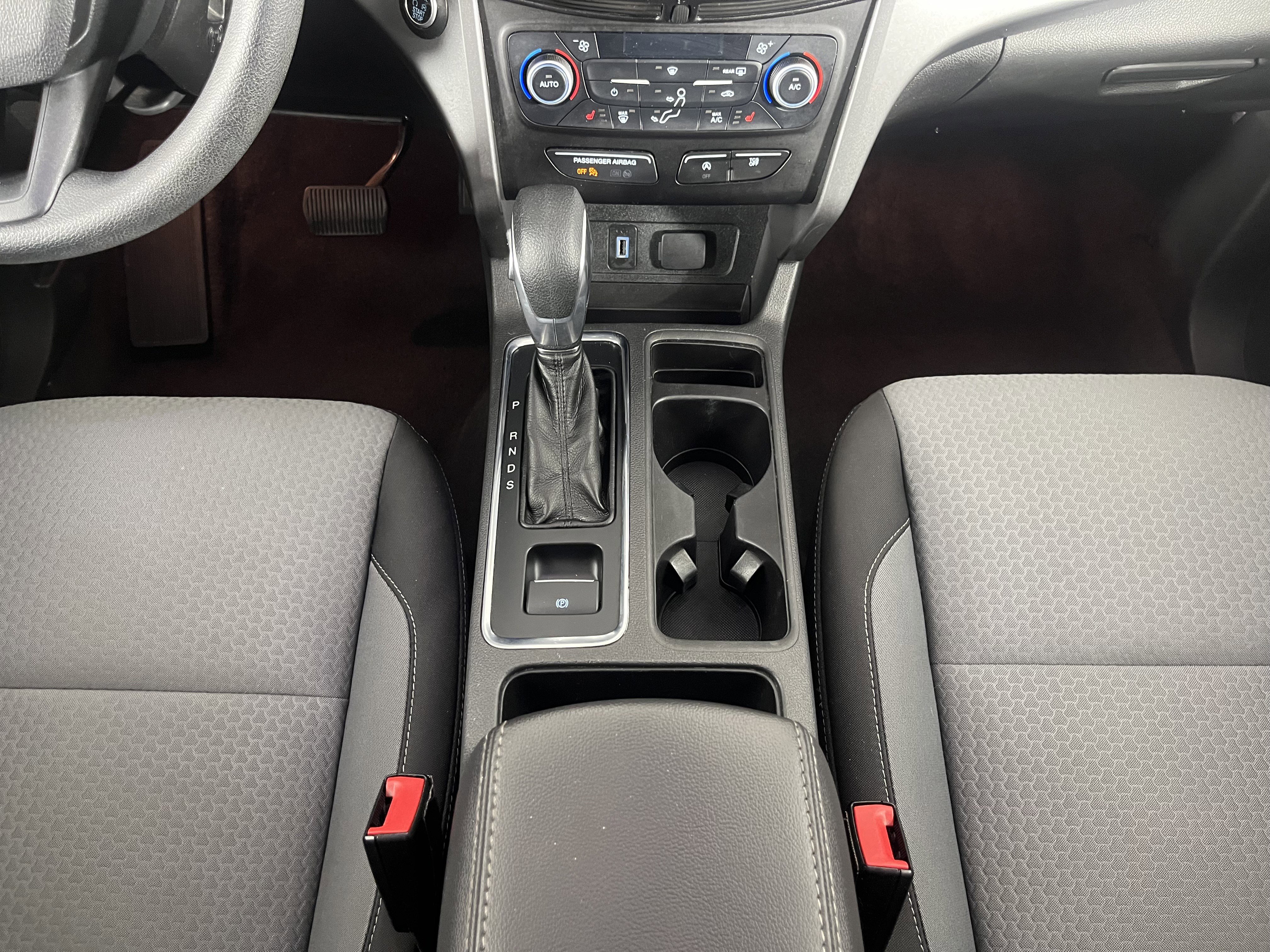 Used 2019 Ford Escape SE image 16