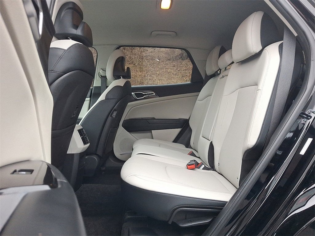 Used 2023 Kia Sportage EX image 11